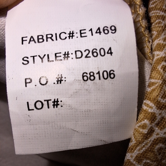 Adrienne Vittadini ladies pants in a size 6, featuring a tan diamond pattern. - Picture 5 of 7